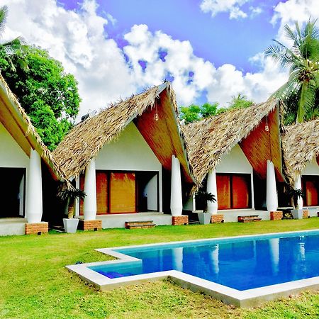 แอร์พอร์ต รีสอร์ต Hotel คาตุนายากา ภายนอก รูปภาพ