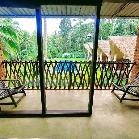 แอร์พอร์ต รีสอร์ต Hotel คาตุนายากา ภายนอก รูปภาพ