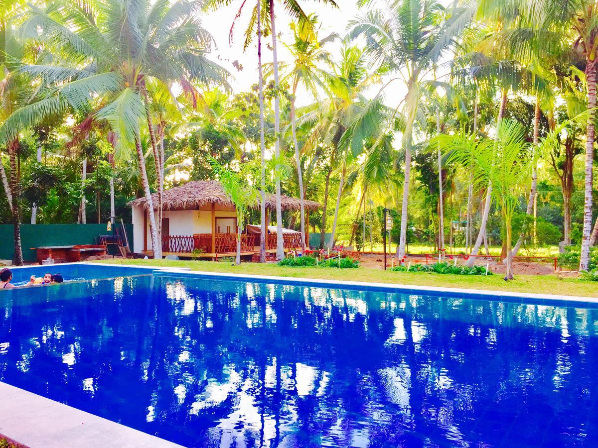 แอร์พอร์ต รีสอร์ต Hotel คาตุนายากา ภายนอก รูปภาพ