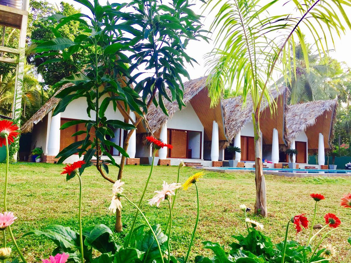 แอร์พอร์ต รีสอร์ต Hotel คาตุนายากา ภายนอก รูปภาพ