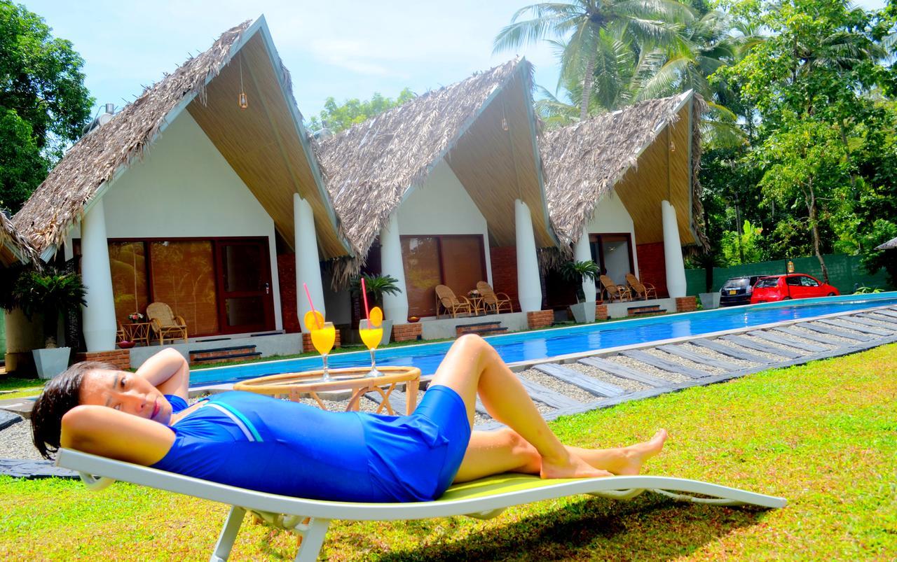 แอร์พอร์ต รีสอร์ต Hotel คาตุนายากา ภายนอก รูปภาพ
