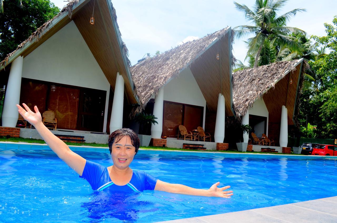 แอร์พอร์ต รีสอร์ต Hotel คาตุนายากา ภายนอก รูปภาพ